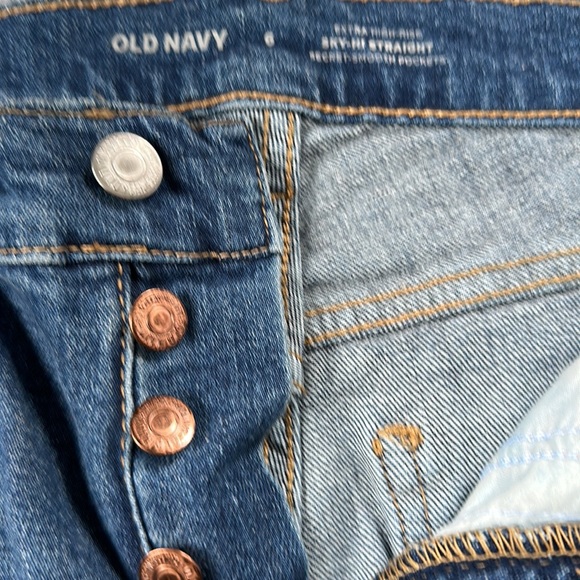 Old Navy Blue Wash Distressed Sky-Hi Straight Jeans - Picture 2 of 4